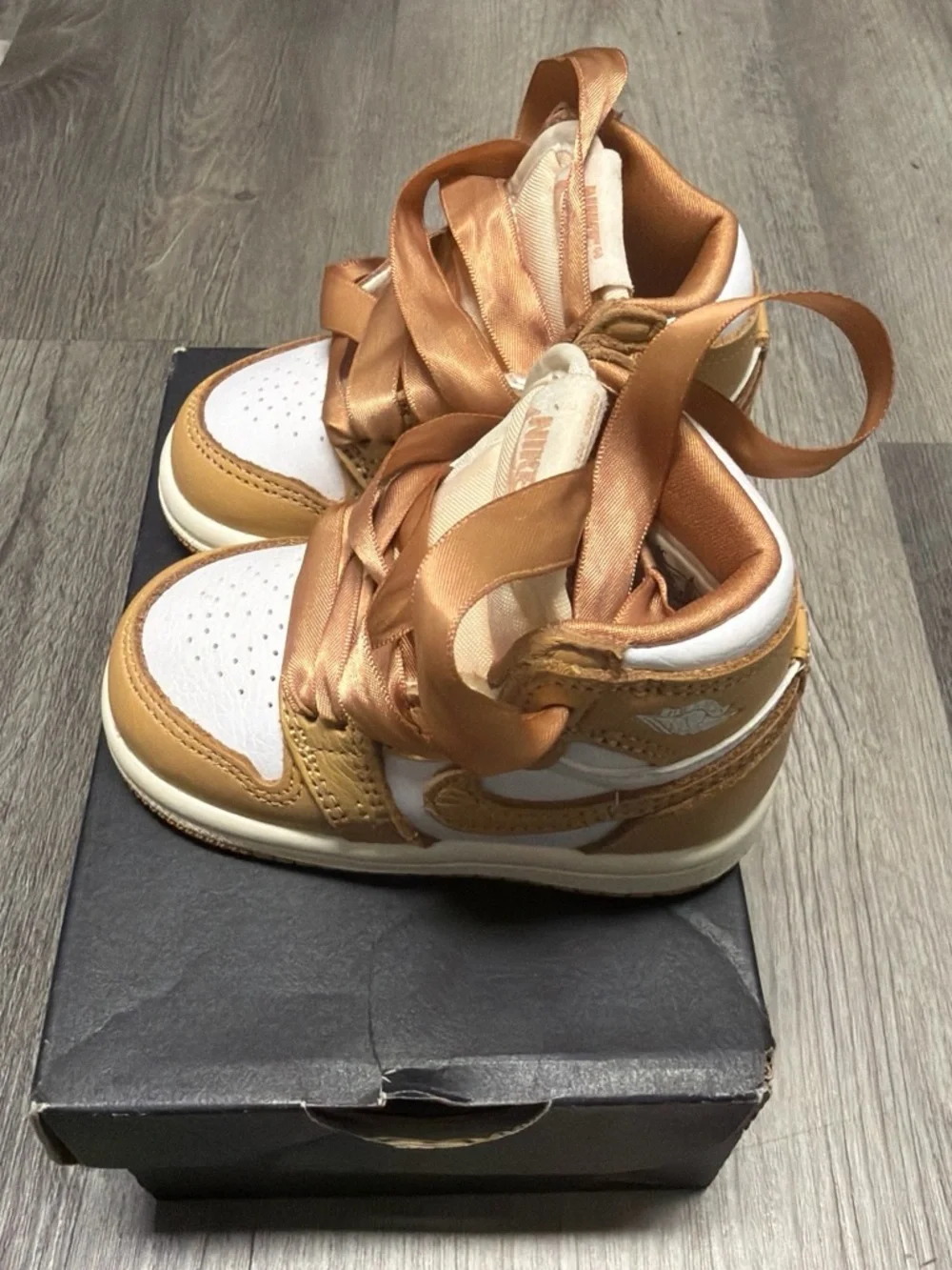 Jordan 1 Retro High OG Toddler (TD) and Tan Satin-Lace High-Top Sneakers